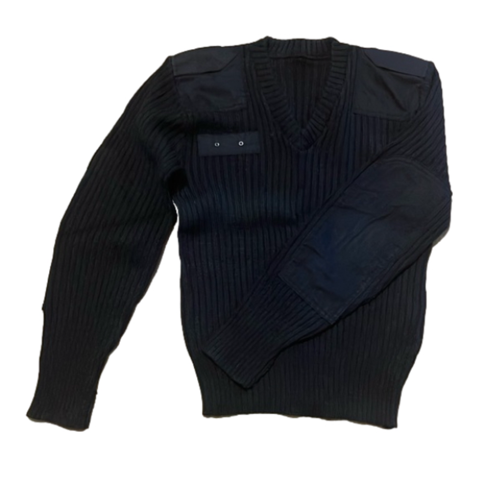 Blauer V neck uniform sweater.